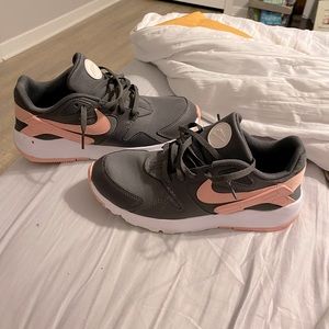 Nike size 9 grey and pink